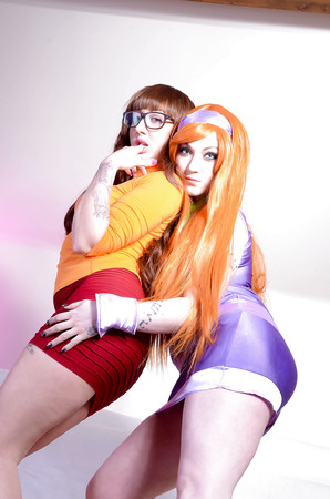 Velma e Daphne Cosplay Pornô